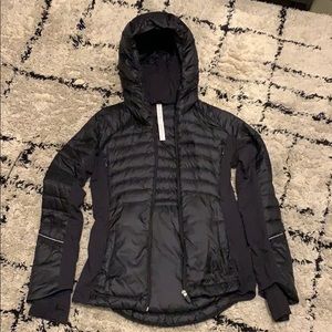 Lululemon black size 4 down jacket